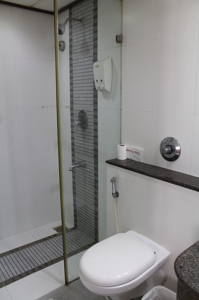 The Lotus Apartment Hotel, Venkatraman Street Chennai Exteriör bild