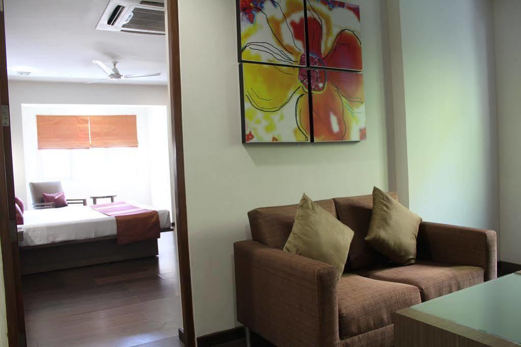 The Lotus Apartment Hotel, Venkatraman Street Chennai Exteriör bild